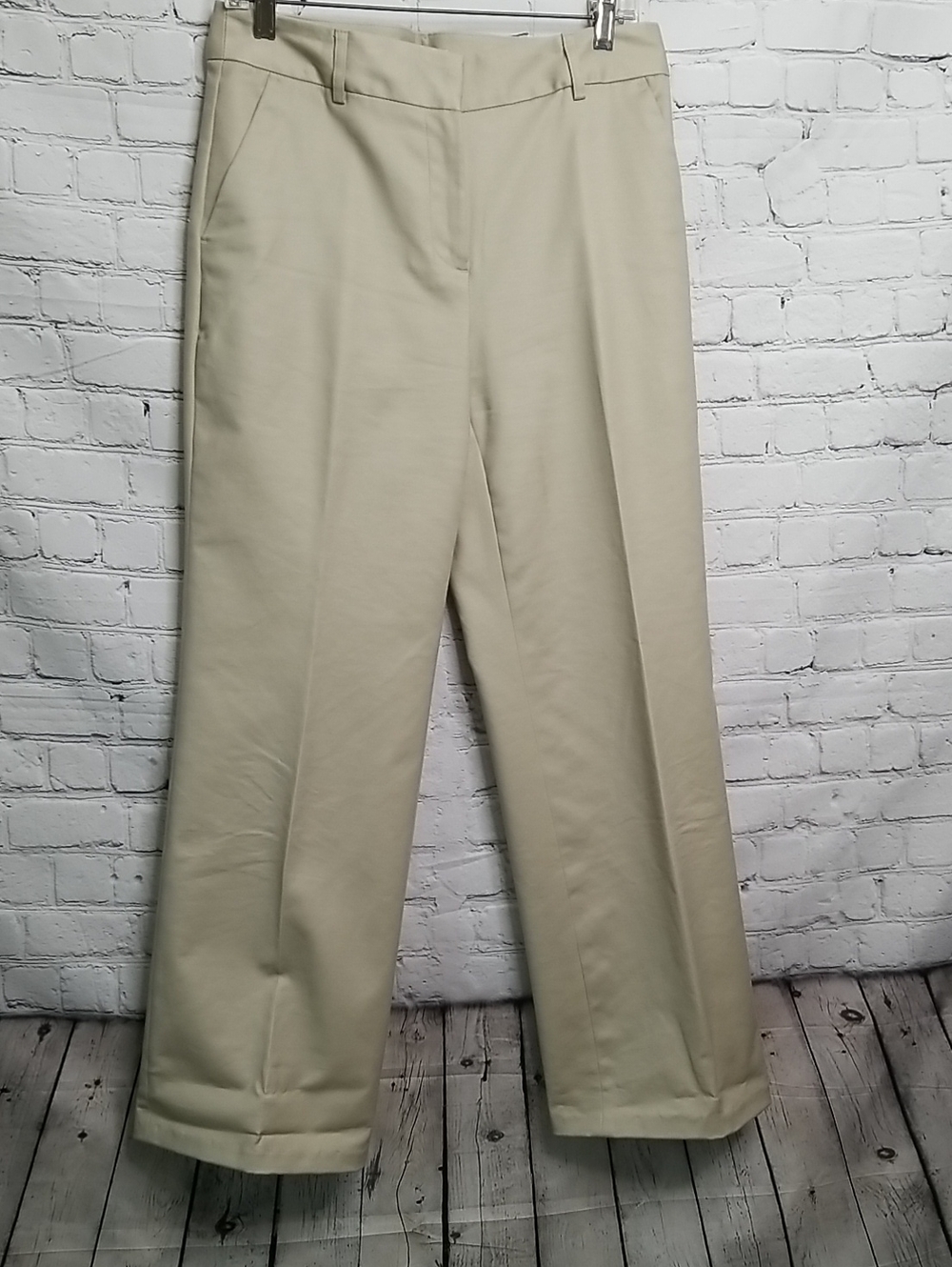 Liz Claiborne "Sophie" pants size 6 tan color front/back pockets EUC